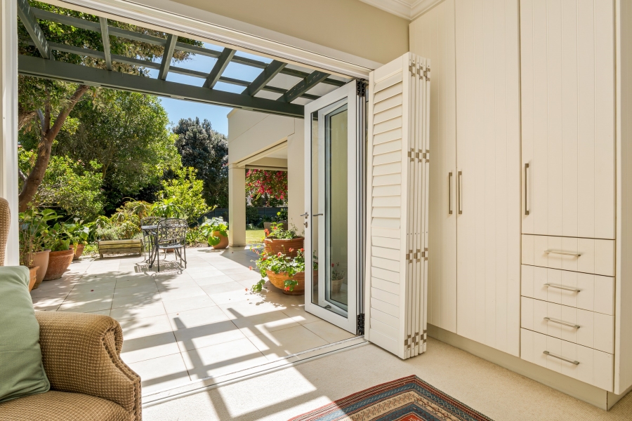 4 Bedroom Property for Sale in Leisure Isle Western Cape